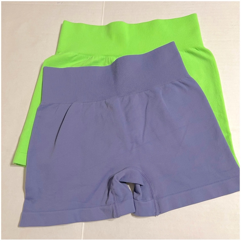 OQQ Bundle Elevate your yoga game with  Women's  Yoga Ribbed Seamless Shorts